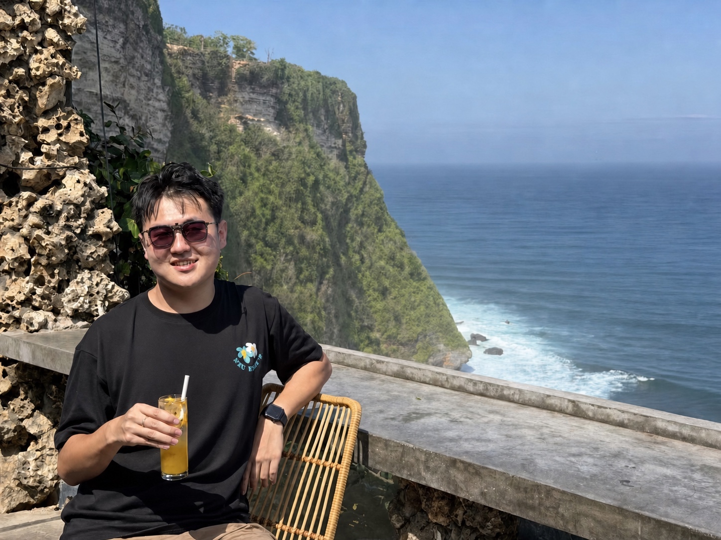 Portrait of Zihan Ma by the coast